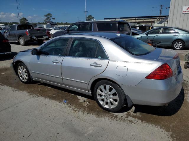 1HGCM665X7A030264 - 2007 HONDA ACCORD EX SILVER photo 2