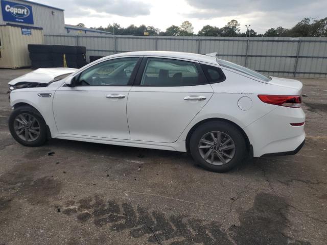 5XXGT4L34LG420916 - 2020 KIA OPTIMA LX WHITE photo 2