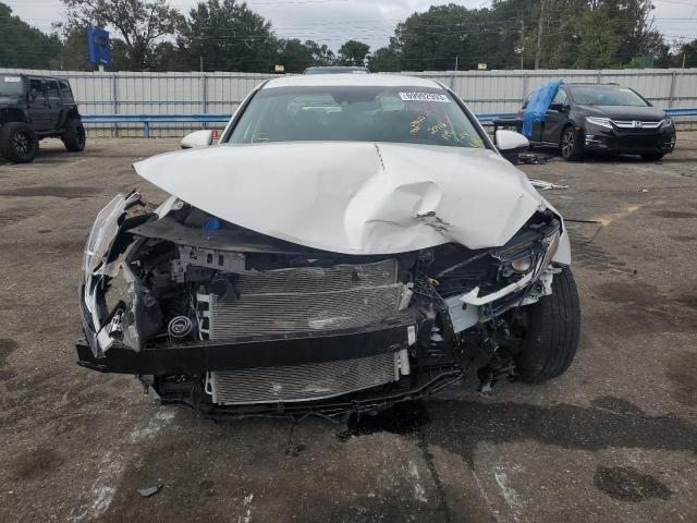 5XXGT4L34LG420916 - 2020 KIA OPTIMA LX WHITE photo 5