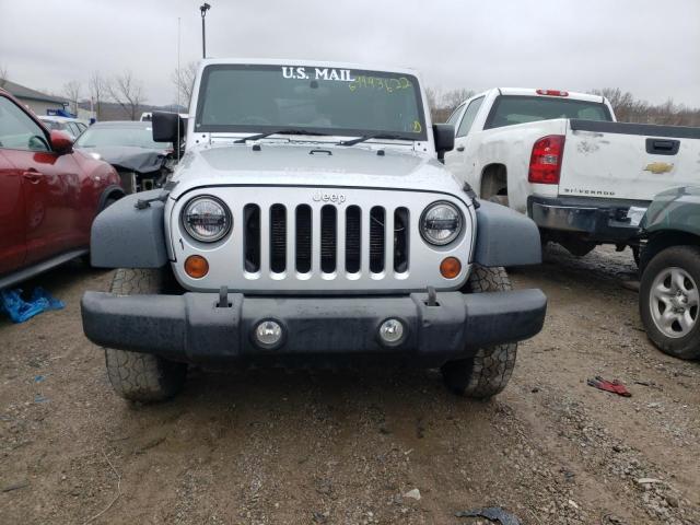 1C4BJWKG5CL267799 - 2012 JEEP WRANGLER U SPORT ვერცხლისფერი ფოტო 5