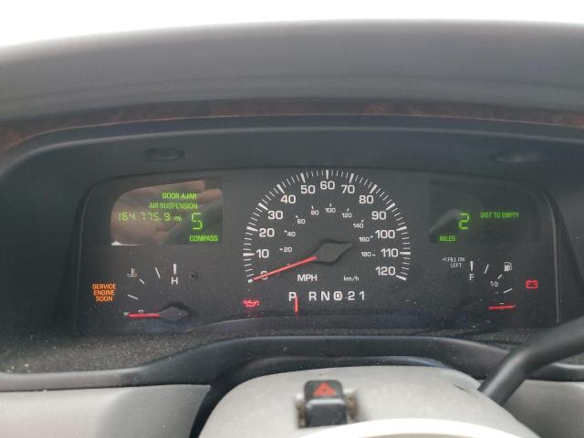 1LNHM81W61Y724590 - 2001 LINCOLN TOWN CAR EXECUTIVE WHITE photo 9