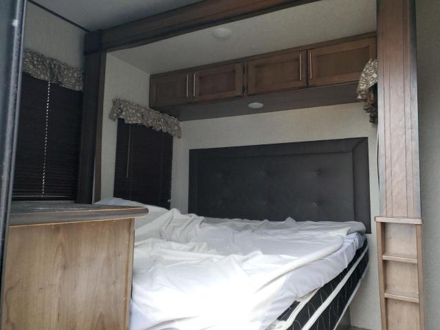 4YDF3672XJ2507759 - 2018 KEYSTONE COUGAR BEIGE photo 6