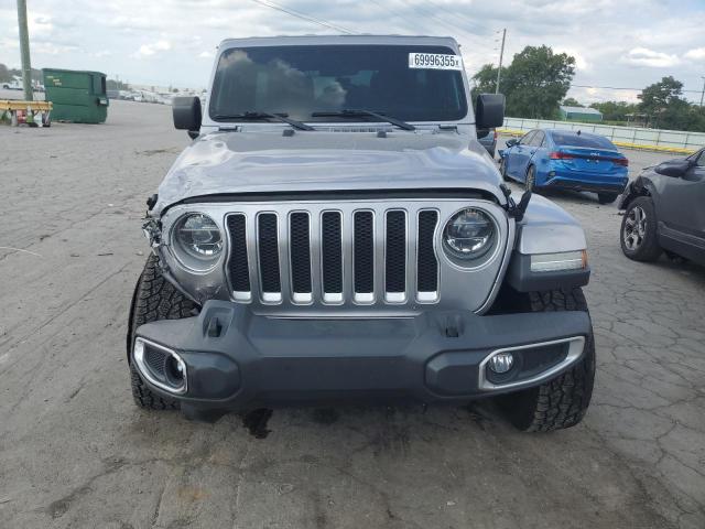 1C4HJXEN8JW142494 - 2018 JEEP WRANGLER UNLIMITED SAHARA SILVER photo 5