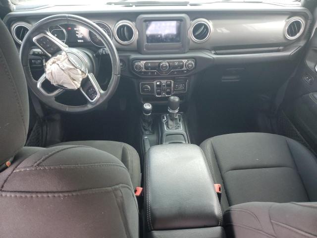 1C4HJXEN8JW142494 - 2018 JEEP WRANGLER UNLIMITED SAHARA SILVER photo 8