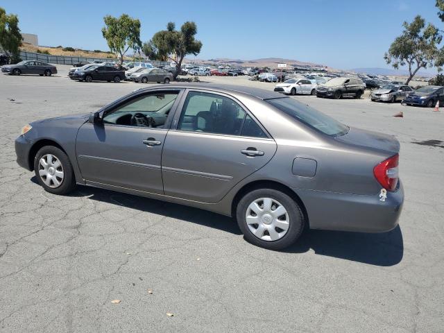 4T1BE32K12U541821 - 2002 TOYOTA CAMRY LE GRAY photo 2