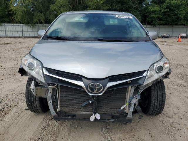 5TDKZ3DC0KS982049 - 2019 TOYOTA SIENNA LE 银色 照片 5