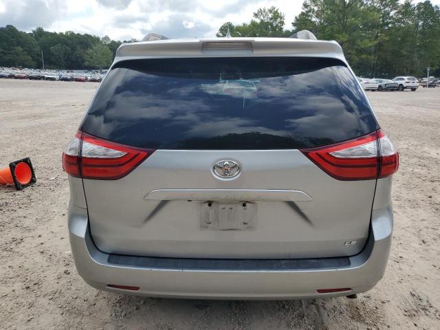 5TDKZ3DC0KS982049 - 2019 TOYOTA SIENNA LE 银色 照片 6