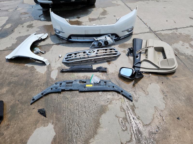 5TDZK3EH3BS036685 - 2011 TOYOTA HIGHLANDER BASE Blanc photo 13