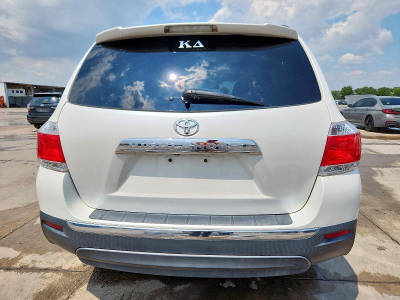 5TDZK3EH3BS036685 - 2011 TOYOTA HIGHLANDER BASE Blanc photo 6