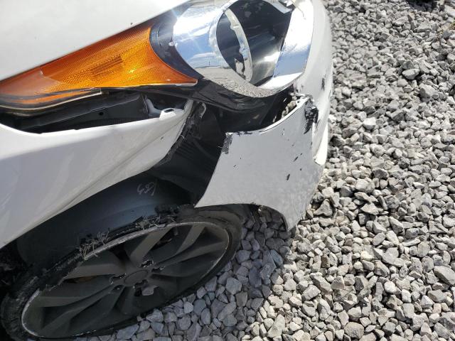 KMHTC6ADXDU092561 - 2013 HYUNDAI VELOSTER WHITE photo 12