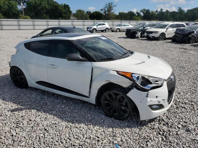 KMHTC6ADXDU092561 - 2013 HYUNDAI VELOSTER WHITE photo 4