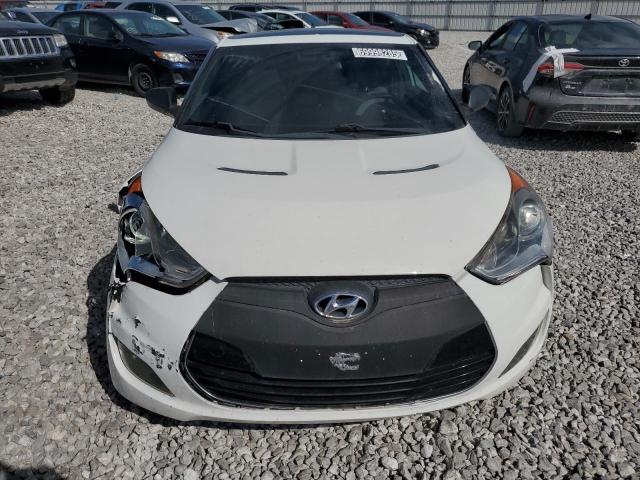 KMHTC6ADXDU092561 - 2013 HYUNDAI VELOSTER WHITE photo 5