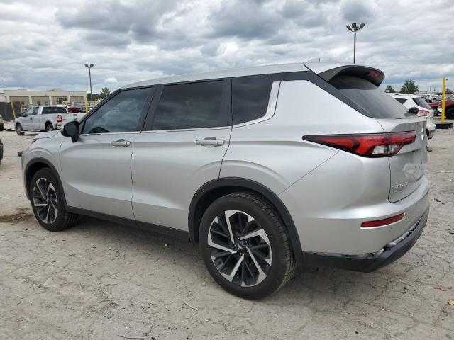 JA4J4TA83NZ013806 - 2022 MITSUBISHI OUTLANDER ES SILVER photo 2