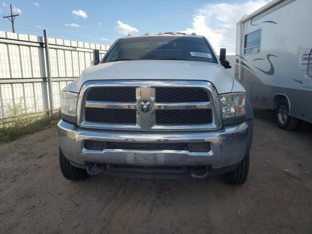 3C7WRNFL9JG263733 - 2018 RAM 5500 WHITE photo 5