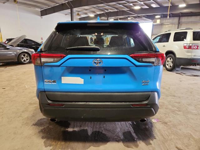 2T3P1RFV8MW171714 - 2021 TOYOTA RAV4 XLE BLUE photo 6