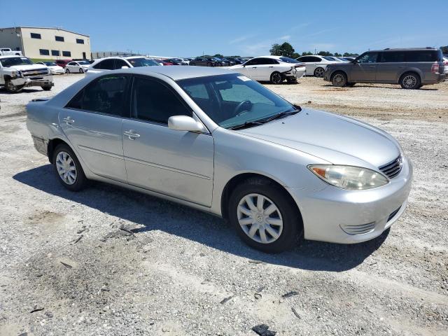 4T1BE32K46U145551 - 2006 TOYOTA CAMRY LE SILVER photo 4