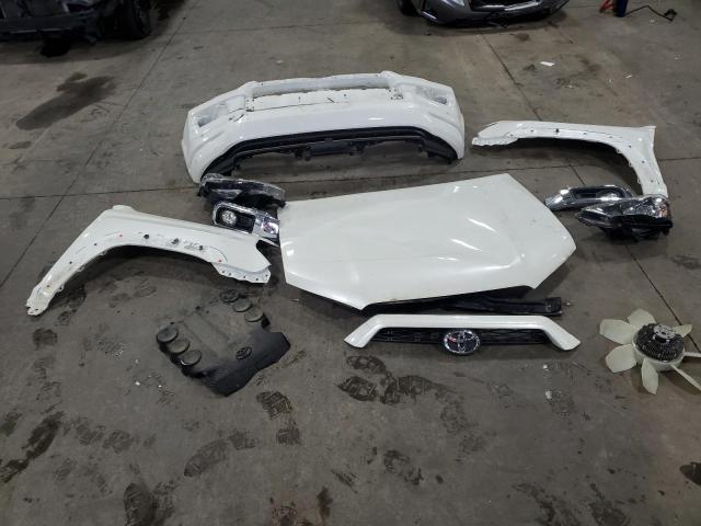 JTEBU5JR3H5411622 - 2017 TOYOTA 4RUNNER SR5/SR5 PREMIUM Beyaz fotoğraf 13