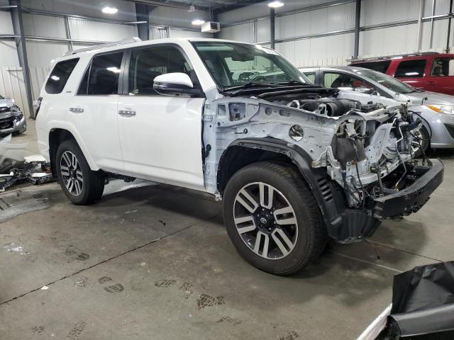 JTEBU5JR3H5411622 - 2017 TOYOTA 4RUNNER SR5/SR5 PREMIUM Beyaz fotoğraf 4