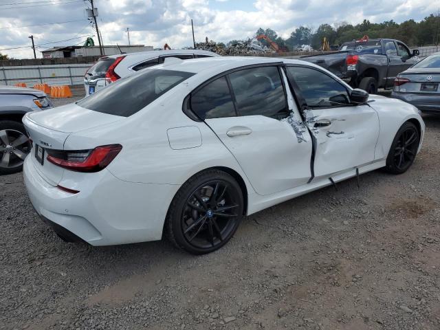 3MW5P9J0XN8C73901 - 2022 BMW 330XE WHITE photo 3