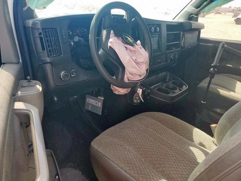 1GAZGMFG9H1223053 - 2017 CHEVROLET EXPRESS G3 LT WHITE photo 8