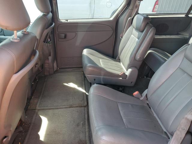 2C4GP54L25R132105 - 2005 CHRYSLER TOWN & COU TOURING SILVER photo 11