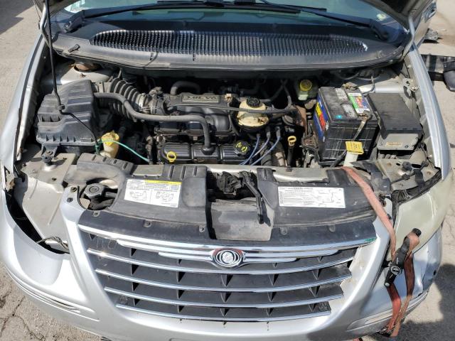 2C4GP54L25R132105 - 2005 CHRYSLER TOWN & COU TOURING SILVER photo 12