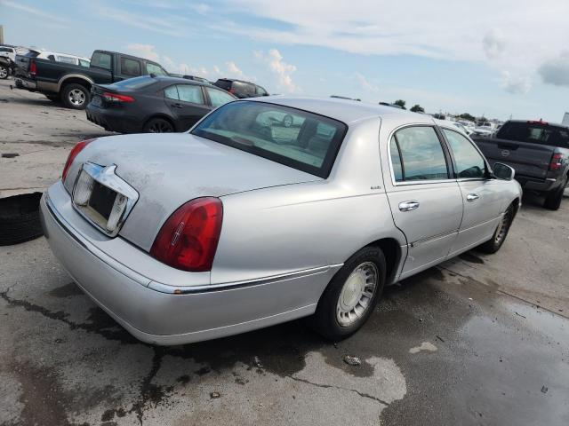 1LNHM81W8YY935431 - 2000 LINCOLN TOWN CAR EXECUTIVE Grau Foto 3
