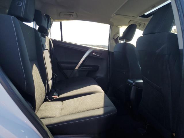 JTMRJREVXJD209303 - 2018 TOYOTA RAV4 HV LE WHITE photo 11