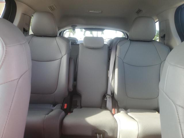 5TDYRKEC8RS201095 - 2024 TOYOTA SIENNA XLE SILVER photo 10