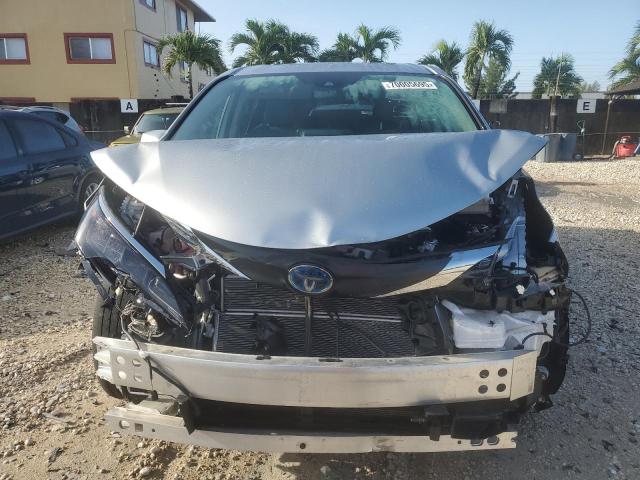 5TDYRKEC8RS201095 - 2024 TOYOTA SIENNA XLE SILVER photo 5