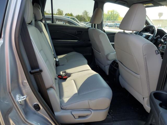 5FNYF8H56NB001906 - 2022 HONDA PASSPORT EXL SILVER photo 11