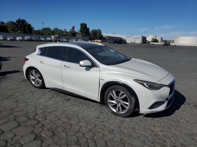 SJKCH5CP5HA016483 - 2017 INFINITI QX30 BASE Սպիտակ լուսանկար 4