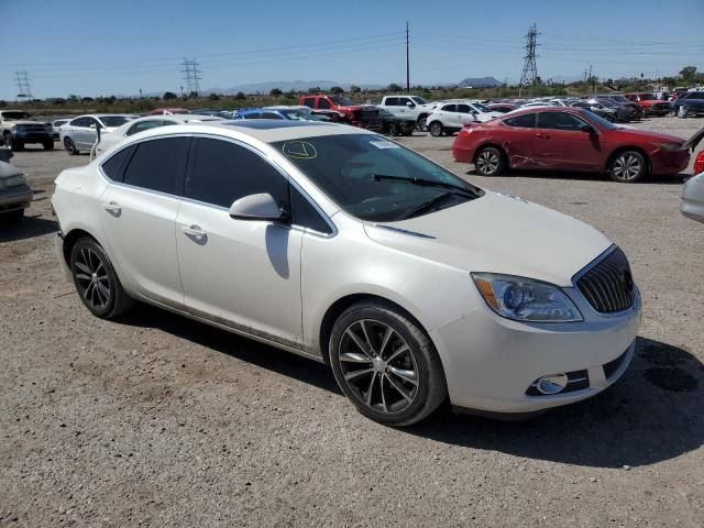 1G4PW5SK6G4161427 - 2016 BUICK VERANO SPORT TOURING WHITE photo 4