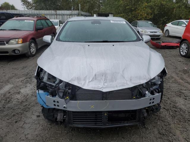 1G1RB6S50JU156703 - 2018 CHEVROLET VOLT PREMIER SILVER photo 5