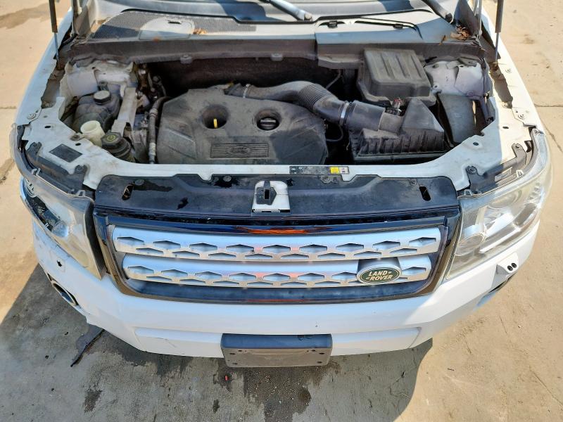 SALFR2BG4DH322338 - 2013 LAND ROVER LR2 HSE WHITE photo 12