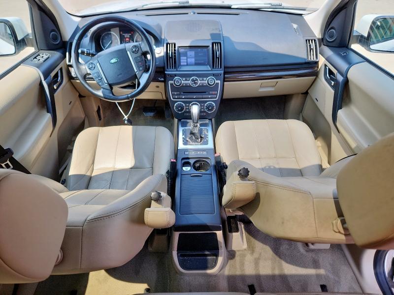 SALFR2BG4DH322338 - 2013 LAND ROVER LR2 HSE WHITE photo 8