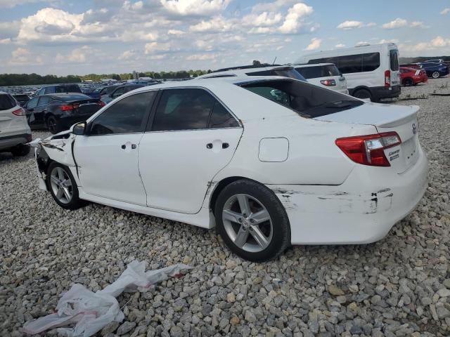 4T1BF1FK9CU580749 - 2012 TOYOTA CAMRY BASE WHITE photo 2