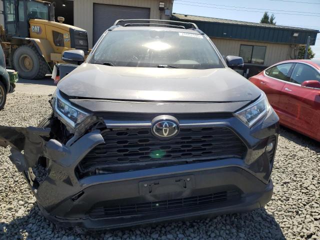 JTMP1RFV2KD031054 - 2019 TOYOTA RAV4 XLE 灰色 照片 5