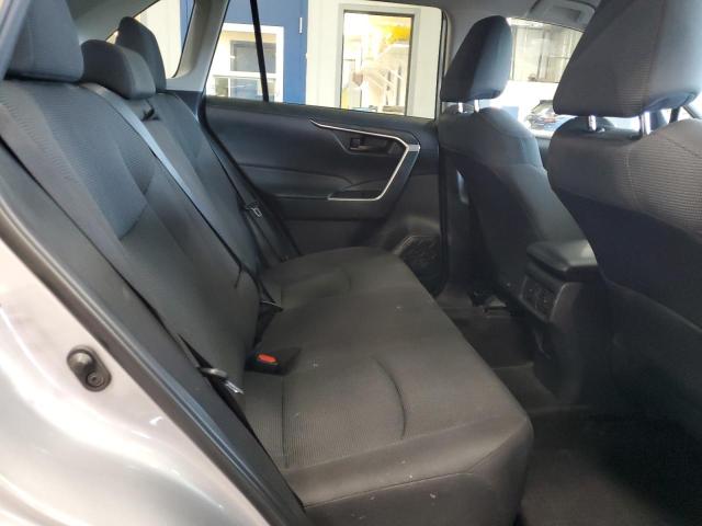 2T3F1RFV5PW334500 - 2023 TOYOTA RAV4 LE 银色 照片 11