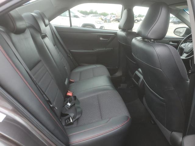 4T1BF1FK0GU599230 - 2016 TOYOTA CAMRY LE رمادي صورة 10