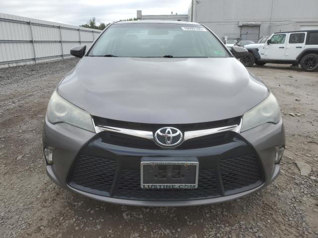 4T1BF1FK0GU599230 - 2016 TOYOTA CAMRY LE رمادي صورة 5