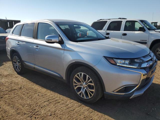 JA4AZ3A31HZ040013 - 2017 MITSUBISHI OUTLANDER SE SILVER photo 4