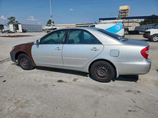 4T1BE32K42U579768 - 2002 TOYOTA CAMRY LE 银色 照片 2