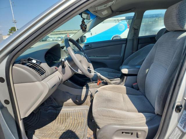 4T1BE32K42U579768 - 2002 TOYOTA CAMRY LE 银色 照片 7
