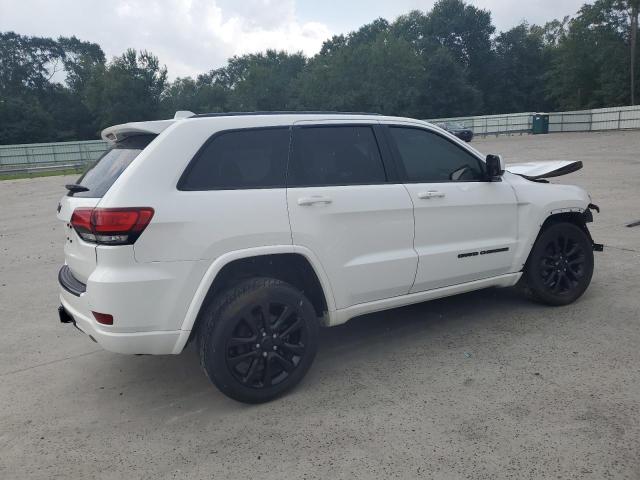 1C4RJEAG5HC773862 - 2017 JEEP GRAND CHER LAREDO WHITE photo 3