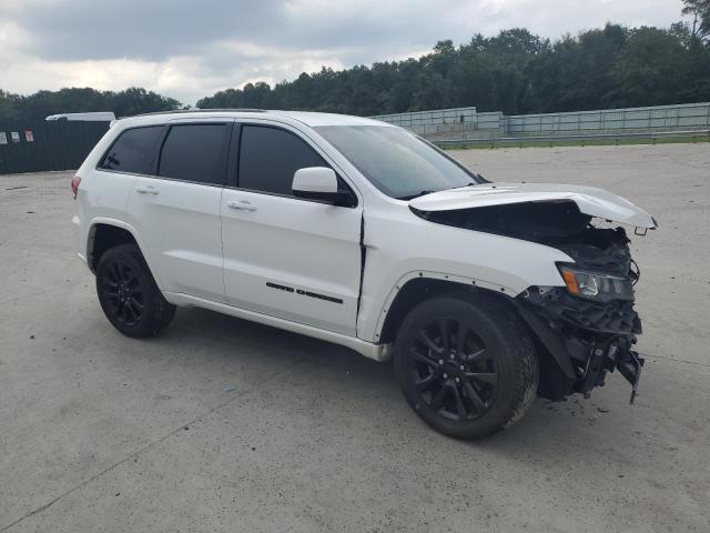 1C4RJEAG5HC773862 - 2017 JEEP GRAND CHER LAREDO WHITE photo 4