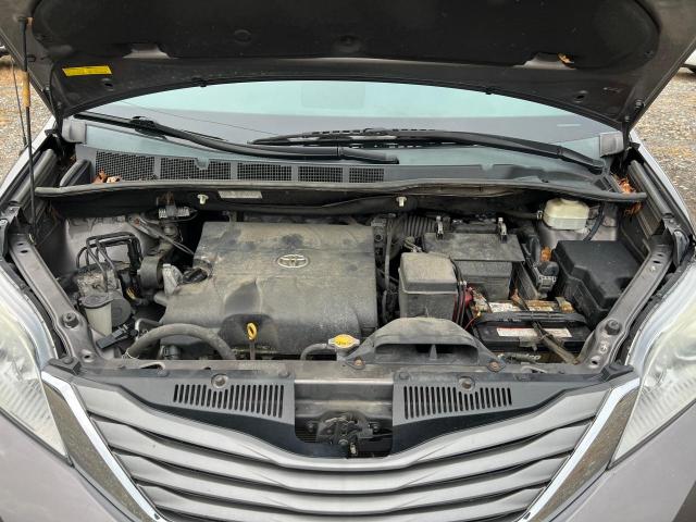 5TDYK3DC7ES421947 - 2014 TOYOTA SIENNA XLE GRAY photo 7