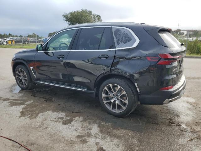 5UX13EU06R9T70606 - 2024 BMW X5 SDRIVE 40I BLACK photo 2