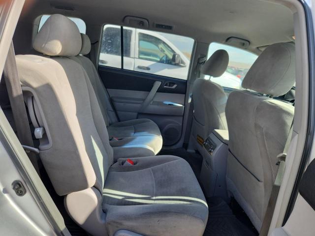 5TDBK3EH5DS273599 - 2013 TOYOTA HIGHLANDER BASE ვერცხლისფერი ფოტო 11