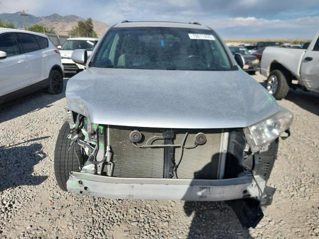 5TDBK3EH5DS273599 - 2013 TOYOTA HIGHLANDER BASE ვერცხლისფერი ფოტო 5